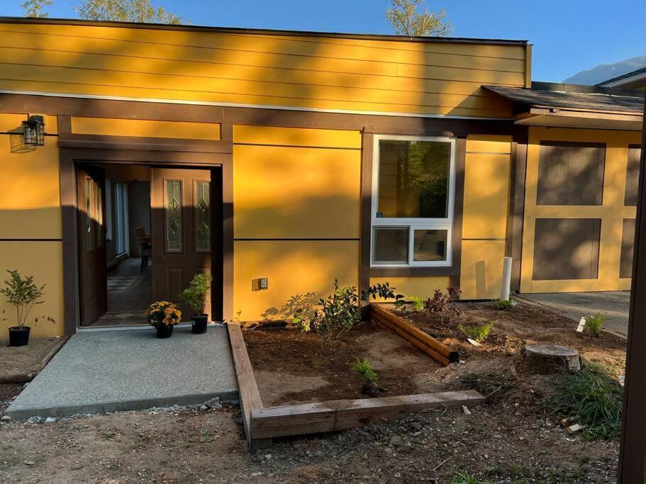 Country Home, Sleeps 6 Pets Friendly Port Alberni Exterior foto